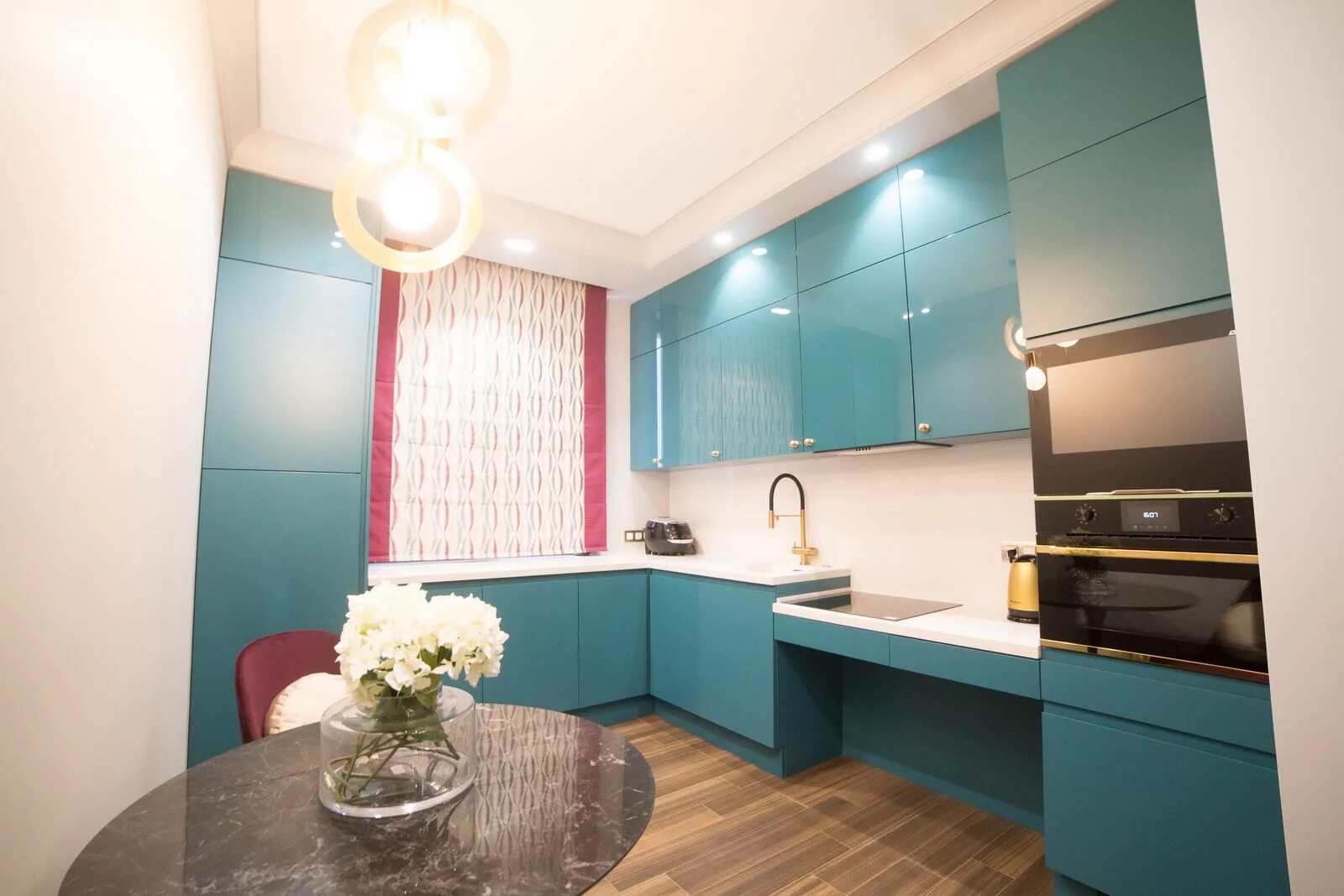 Кухня цвет морской волны фото Кухня Platino mobili Design 06 из Италии - купить кухню в Москве в салоне CUCINE