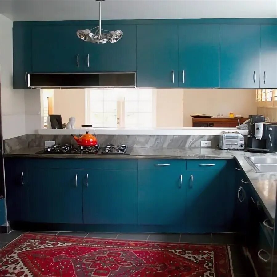 Кухня цвет морской волны фото teal cabinets - red rug. Love the colors, but not for the kitchen... Kitchen, Te