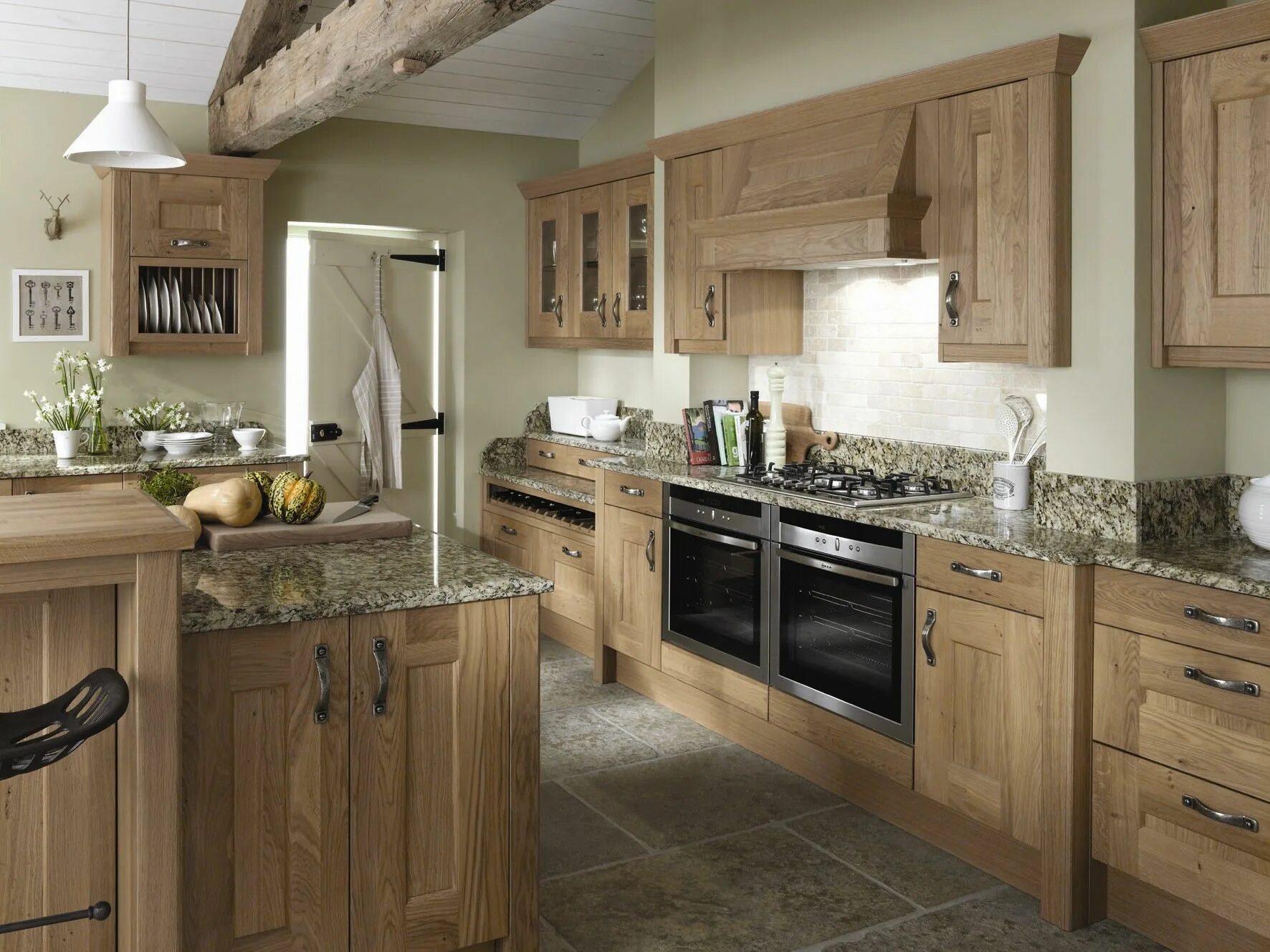 Кухня цвета дерева в интерьере Kitchens, Kitchen Designs, Worktops, Units & Appliances Rugby Coventry Leamingto