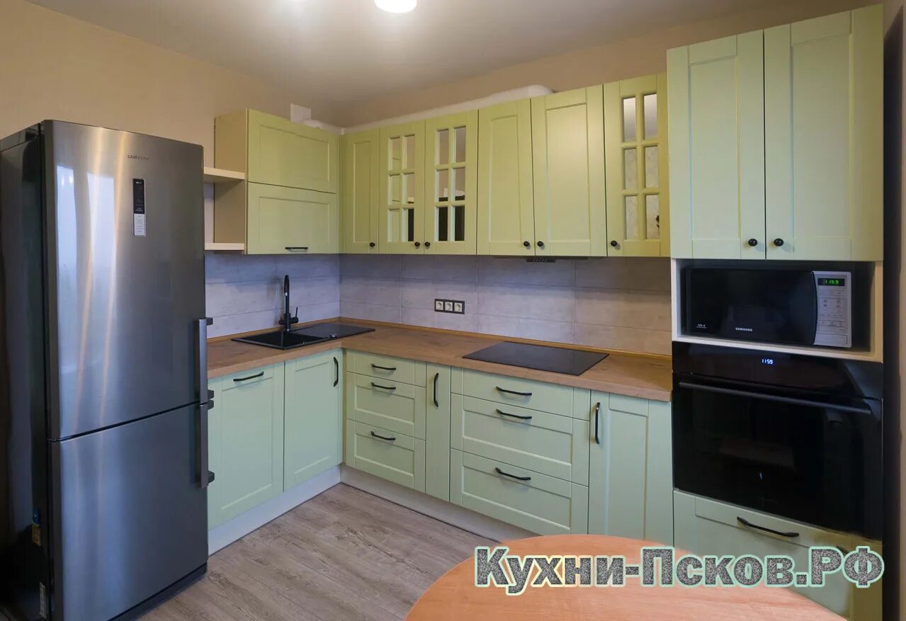 Кухня цвета эвкалипт в интерьере фото Зеленая кухня из МДФ (угл)