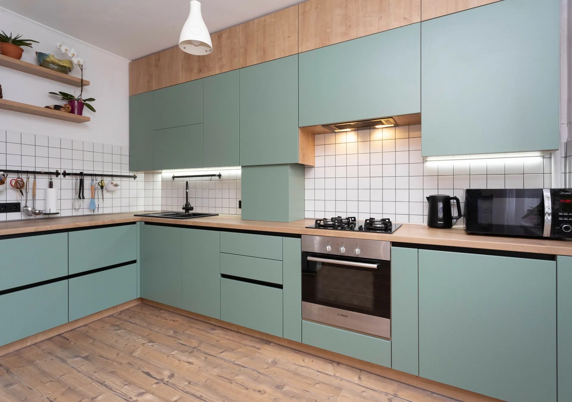 Кухня цвета эвкалипт в интерьере фото Купить кухню в современном стиле угловую матовую в Калининграде