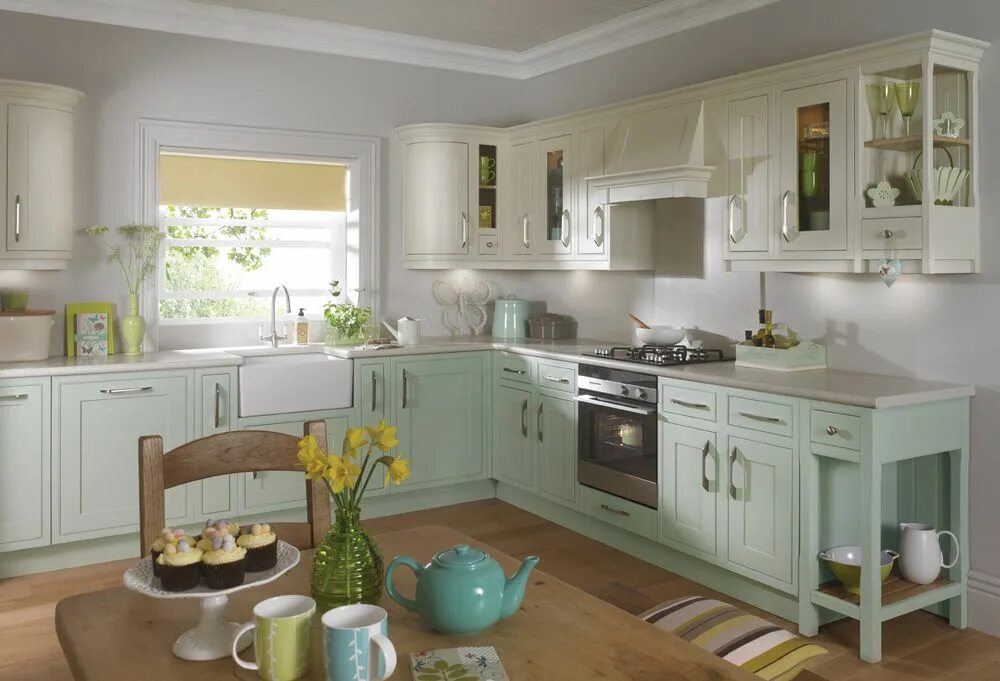 Кухня цвета фисташки в интерьере фото Fennel Green home, please... Kitchen design, Traditional kitchen inspiration, Ki