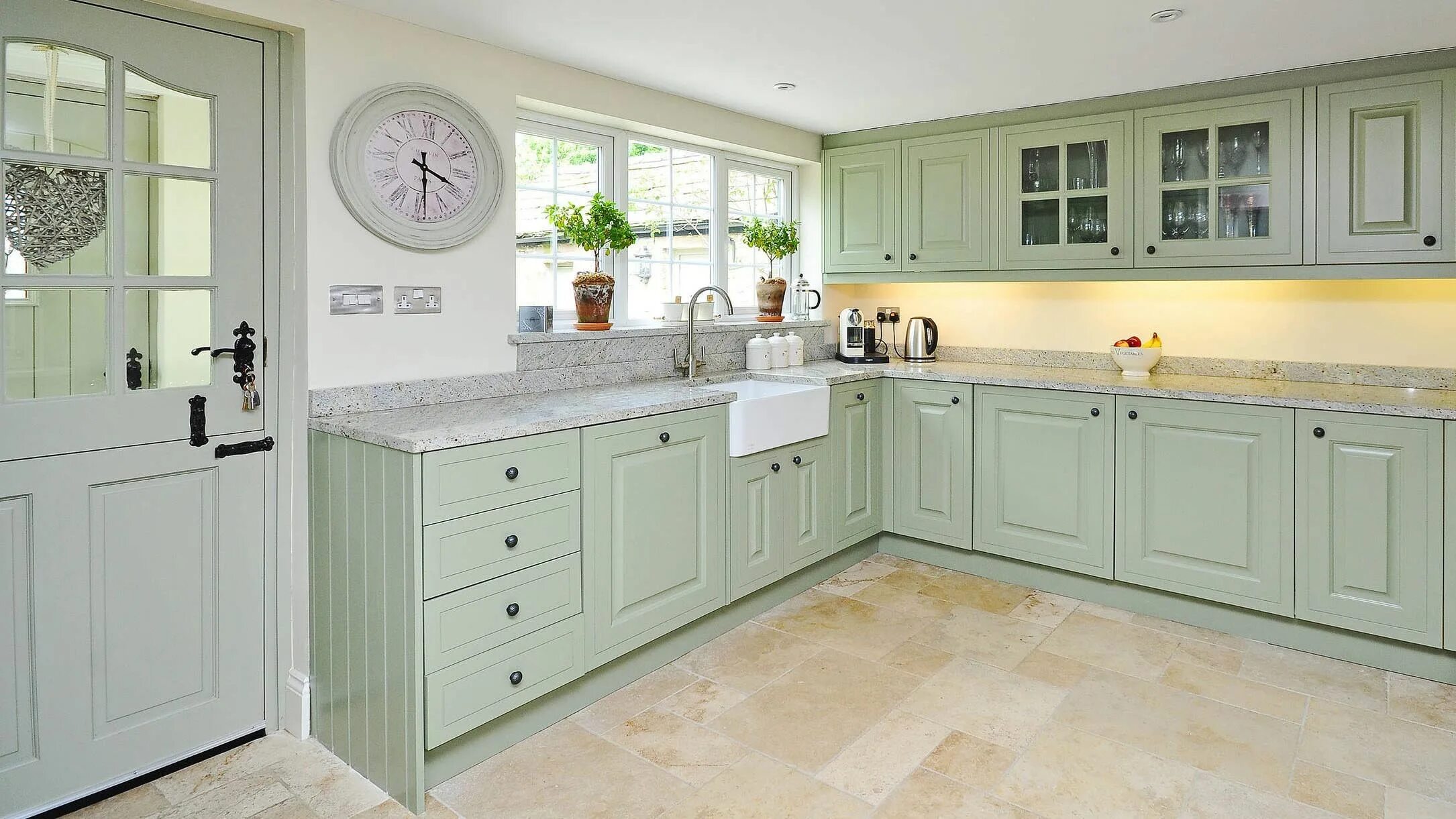 Кухня цвета фисташки в интерьере фото Фисташковый цвет в интерьере кухни - CormanStroy.ru