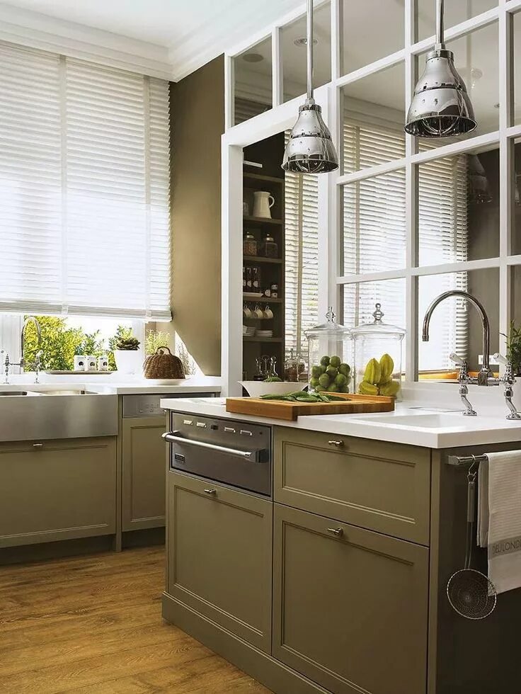 Кухня цвета хаки в интерьере фото Las Cositas de Beach & eau: UN PLACER DE COCINA Kitchen cabinets decor, Farmhous