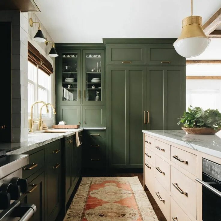 Кухня цвета хаки в интерьере фото My 10 Favorite Design-Related Instagram Accounts - Room for Tuesday Dark green k