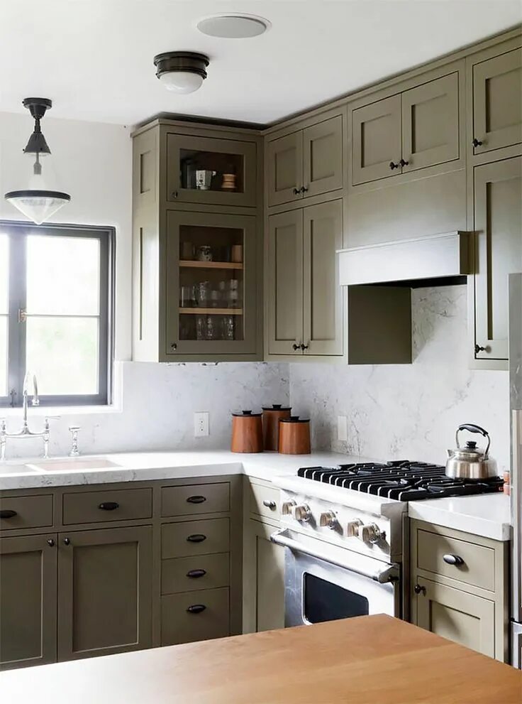 Кухня цвета хаки в интерьере фото Beautiful Kitchen Design Ideas You Need to See Green kitchen cabinets, Home kitc