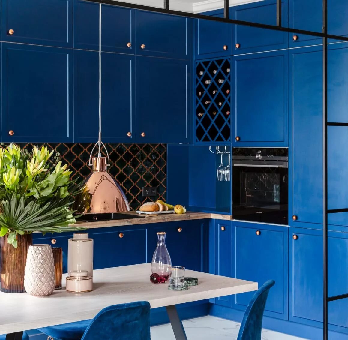 Кухня цвета индиго в интерьере С каким цветом сочетается цвет индиго: найдено 90 изображений