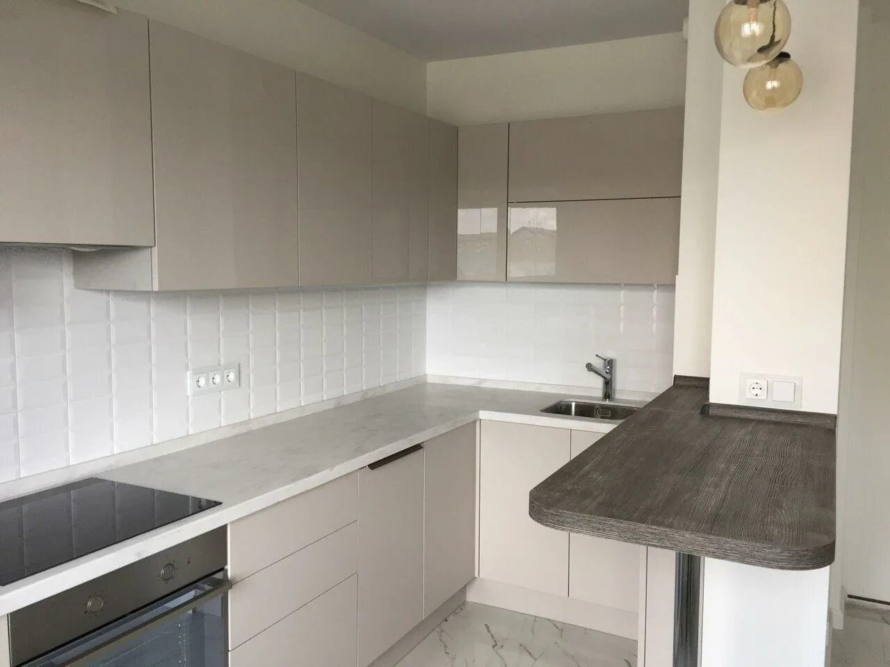 Кухня цвета кашемир в интерьере фото матовый Дизайн-проект "Кухня без ручек", дизайнер: Анна Шелохова, г. Иркутск, ID: 29320,