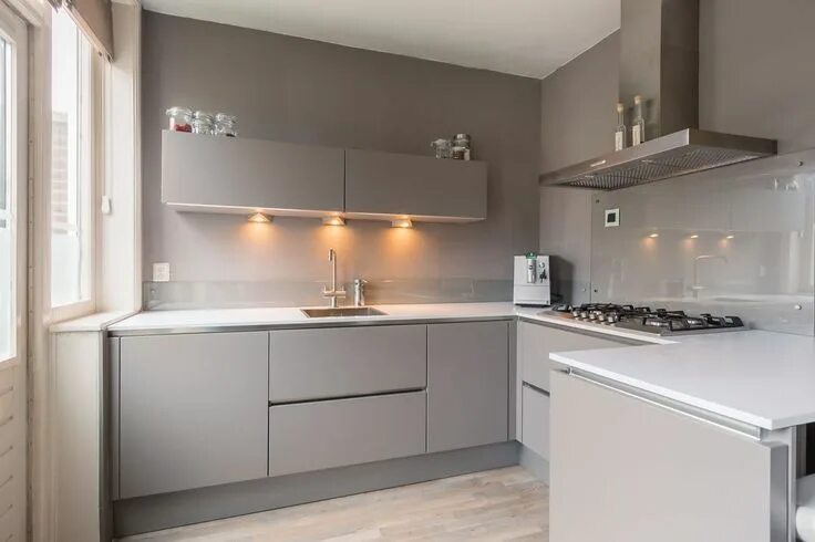Кухня цвета кашемир в интерьере фото матовый Appartement te koop: Bagijnestraat 24 8911 DR Leeuwarden funda Keuken idee, Keuk