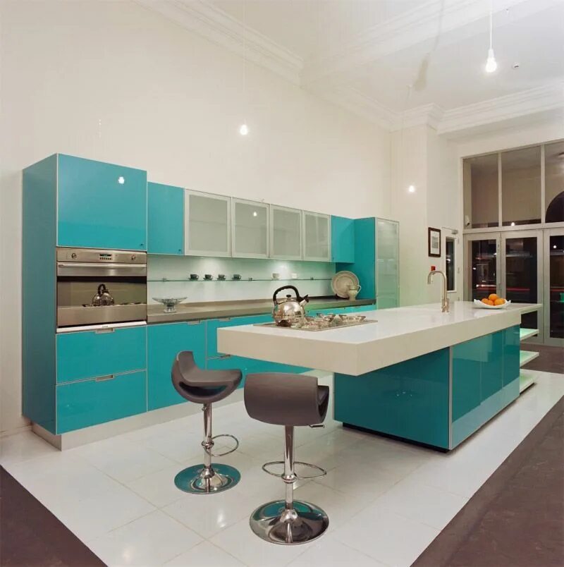 Кухня цвета морской волны в интерьере Бирюзовые кухонные шкафы Kitchen remodel design, Turquoise kitchen, Turquoise ki