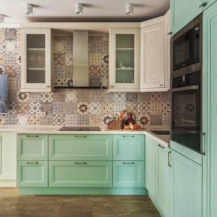 Кухня цвета мяты в интерьере фото INMYROOM FOOD on Instagram: "Кухня и столовая зона в квартире для большой семьи 