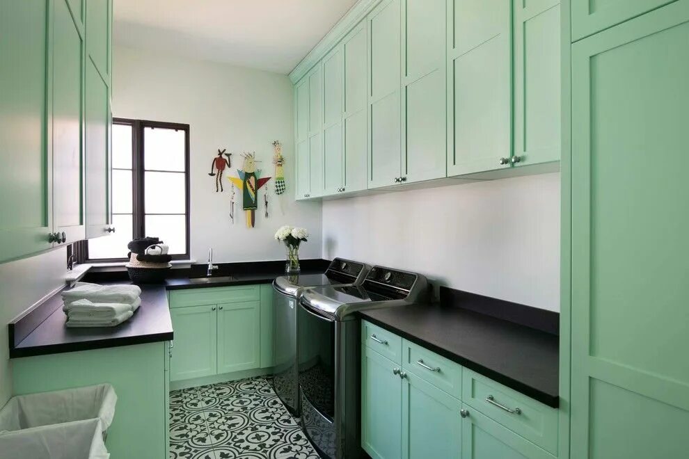 Кухня цвета мяты в интерьере фото mediterranean-laundry-room Santa barbara style, Home furnishing stores, White wa