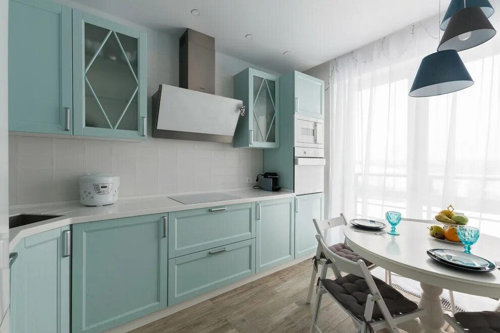 Кухня цвета мяты в интерьере фото Мятная кухня с рамочными фасадами - Неоклассика - Кухня - Москва - от эксперта С