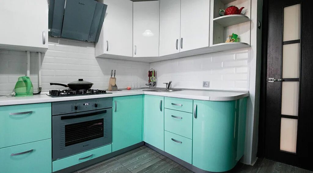 Кухня цвета мяты в интерьере фото Бирюзовая кухня:советы по оформлению интерьера и 120 + фото примеров в 2022 г Дв
