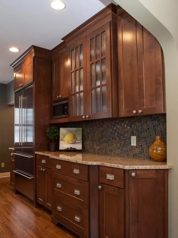 Кухня цвета орех в интерьере фото History is preserved in this updated craftsman kitchen featured on HGTV. Craftsm