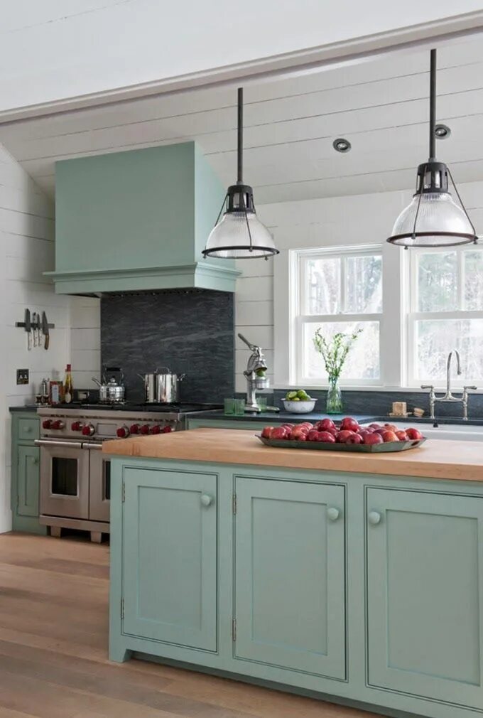 Кухня цвета шалфей фото в интерьере Pin on home Modern farmhouse kitchens, Farmhouse style kitchen, Green kitchen ca