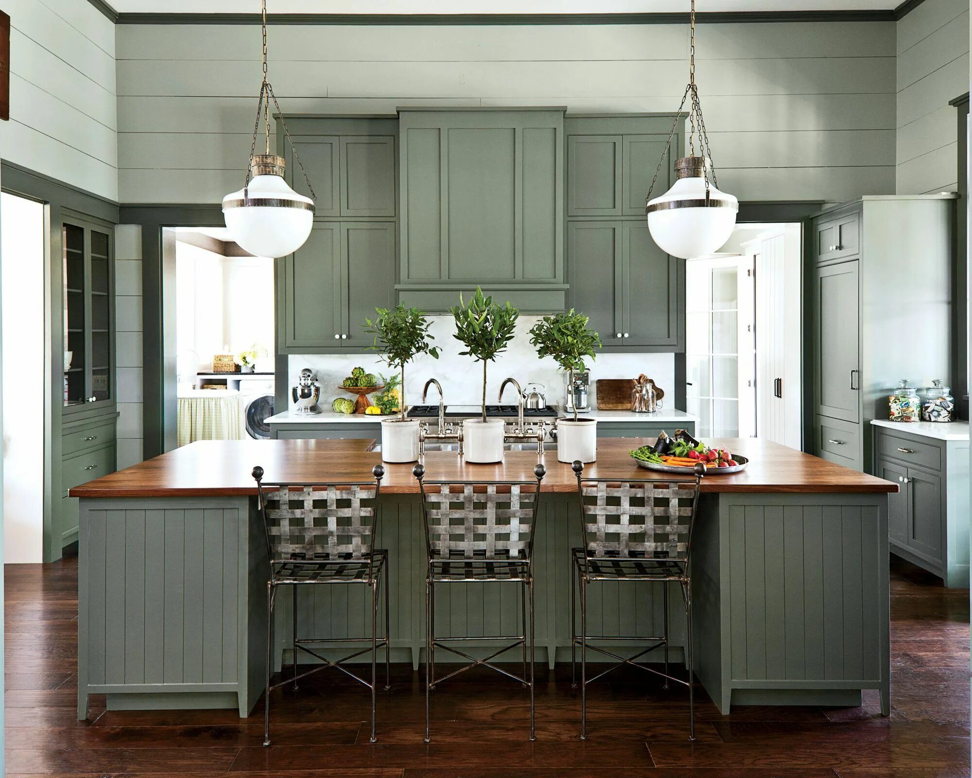 Кухня цвета шалфей фото в интерьере 2013 Idea House: Our Ultimate Nashville Farmhouse Green kitchen cabinets, Kitche