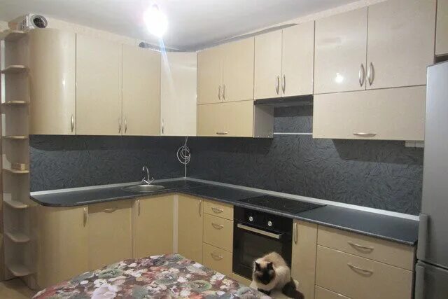 Кухня цвета шампань в интерьере фото Кухня металлик фото