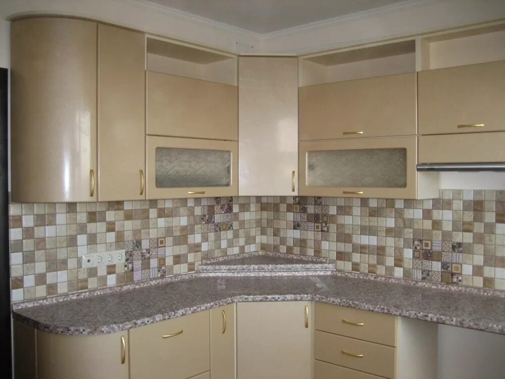 Кухня цвета шампань в интерьере фото Кухни на заказ в Косино по индивидуальным размерам