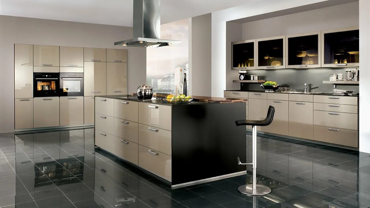 Кухня цвета шампань в интерьере фото Beautiful modern fitted kitchens - stainless steel & glass worktops at Habitat U