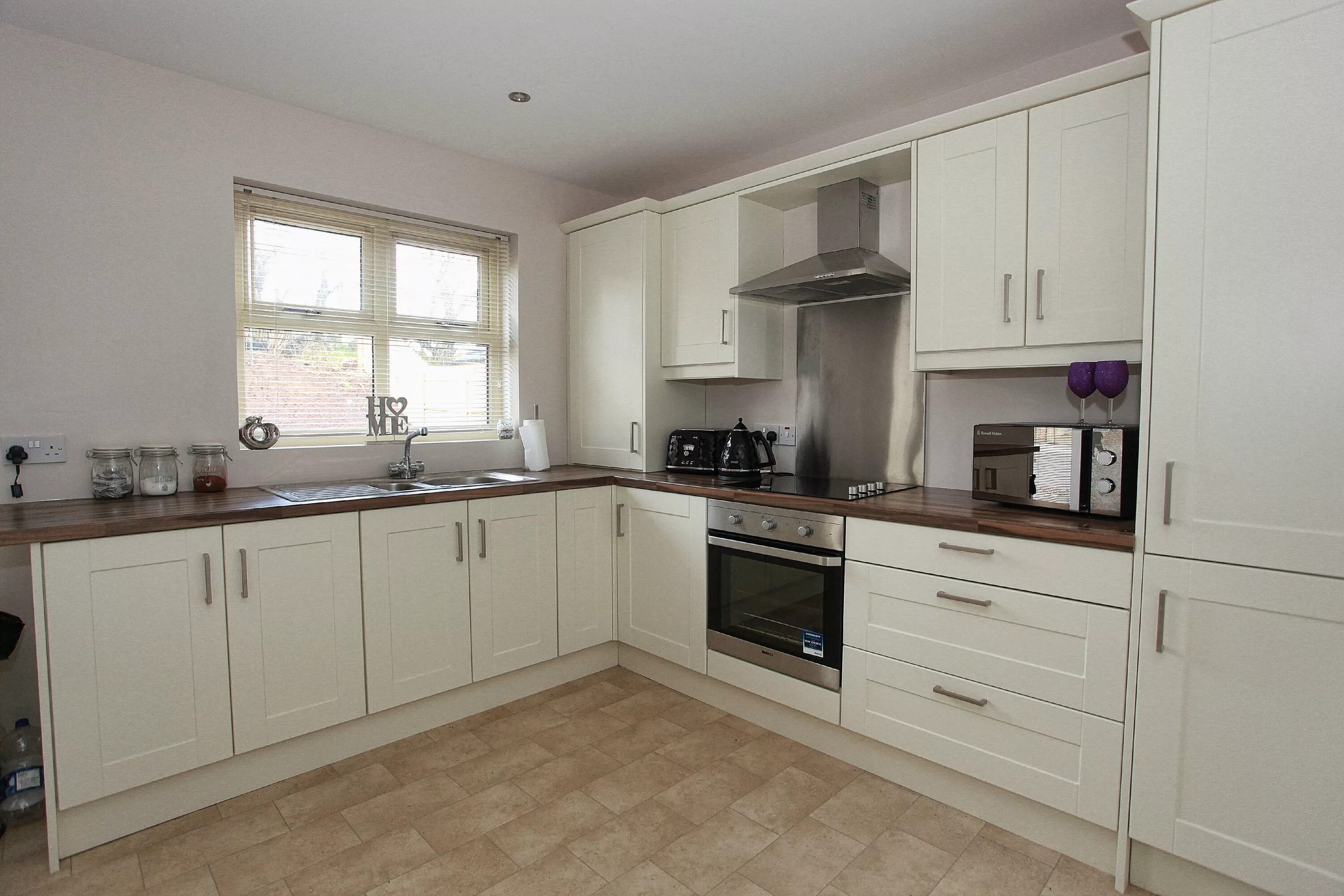 Кухня цвета слоновая кость фото House 4 Kitchens direct, Shaker style kitchens, Kitchen