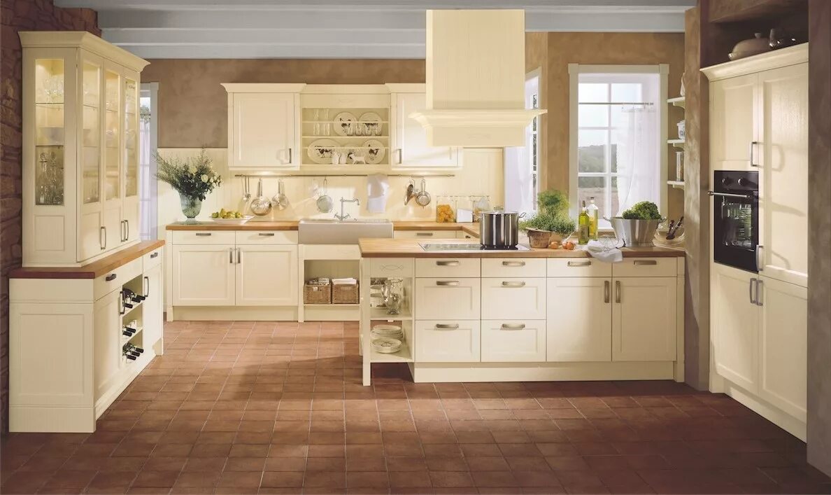 Кухня цвета ваниль в интерьере фото Кухня цвета ваниль (37 фото): выбор глянцевого и матового кухонных гарнитуров ва