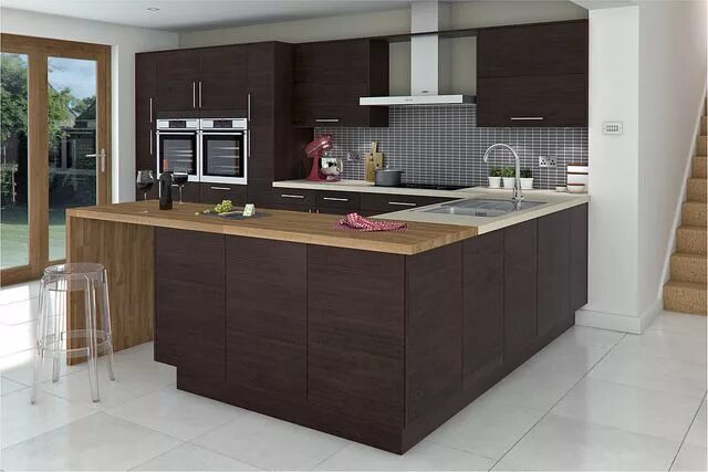 Кухня цвета венге в интерьере Innova Cento Wenge Modern kitchen Modern kitchen, Kitchen, Apartment kitchen