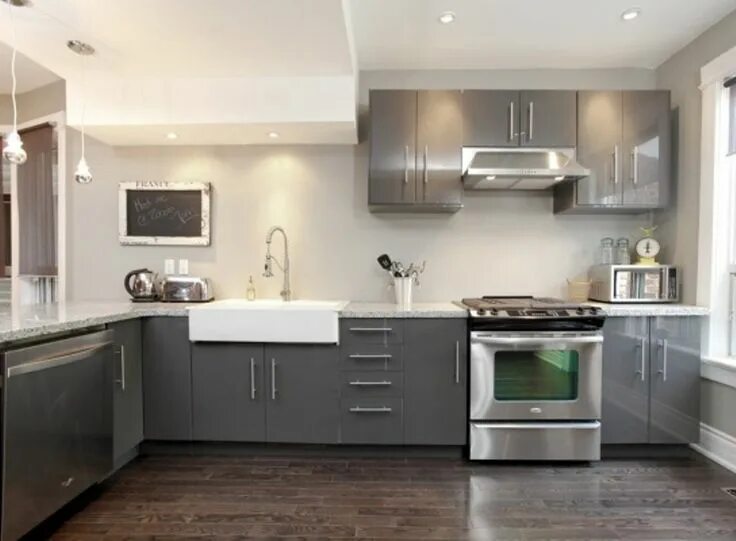 Кухня темно серого цвета в интерьере club.spotlesslight.com wp-content uploads 2016 01 IKEA-white-lacquer-kitchen-cab
