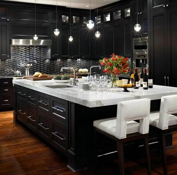 Кухня темного цвета фото дизайн Fallow for more: Nubian Princess Interior design kitchen, Luxury kitchens, Dream