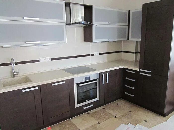 Кухня темный низ и светлый верх фото Итальянский кухонный гарнитур Эльба Фото работ - страница 12