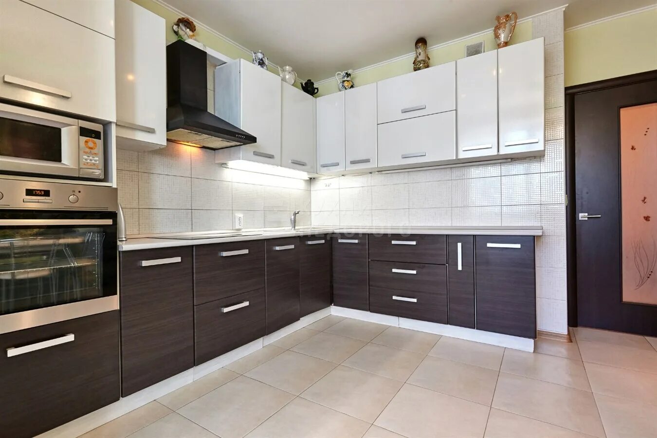 Кухня темный низ и светлый верх фото Кухня Нелли - купить в Москве, цена от 239200 руб., фото, отзывы