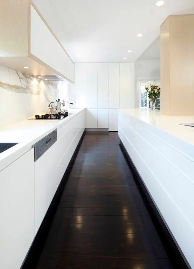 Кухня темный пол фото i love that kitchen Dark kitchen floors, White modern kitchen, Modern kitchen de