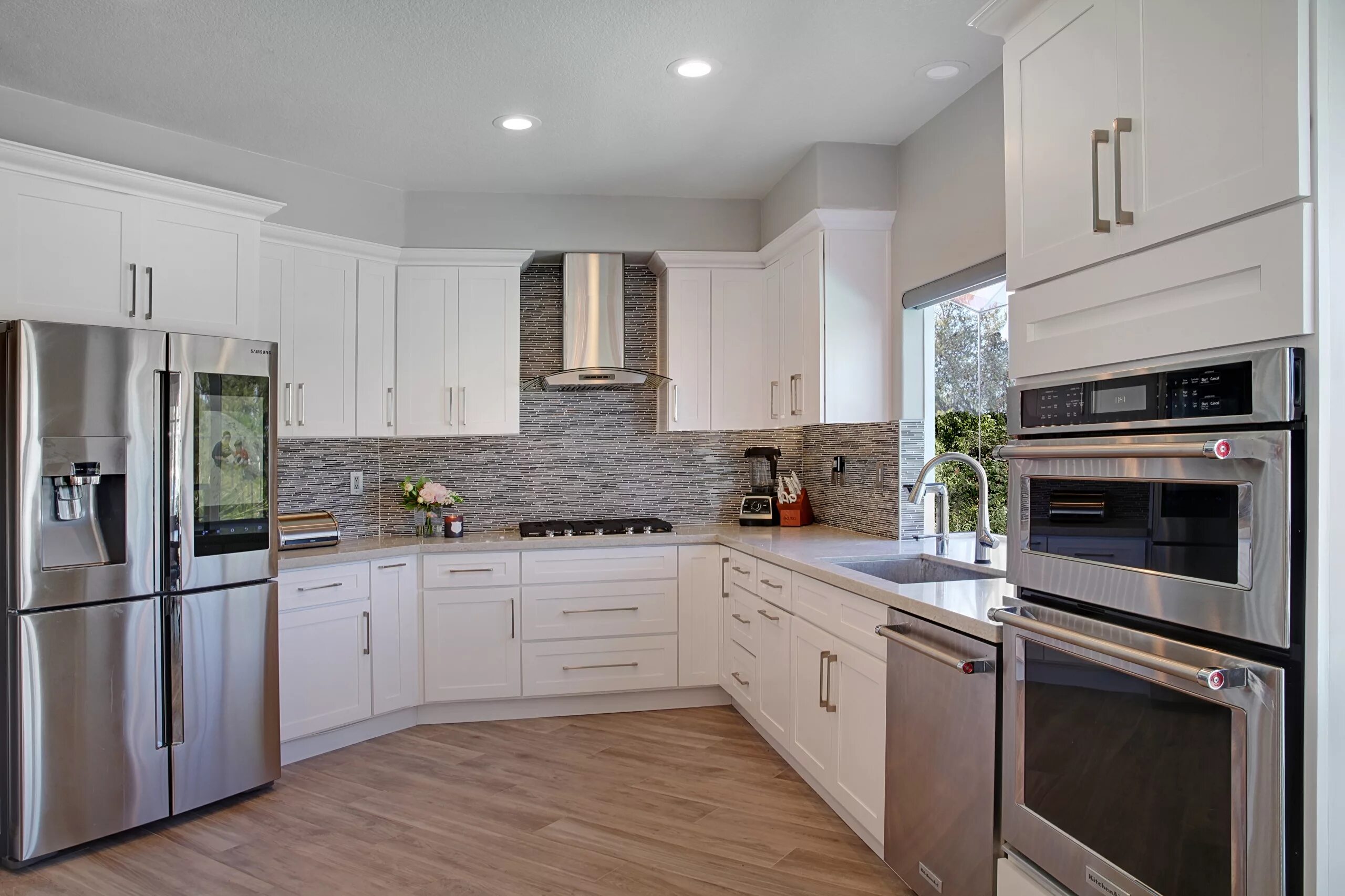 Кухня угловая фото дизайн в доме Фотография Кухня потолка Интерьер Дизайн 2560x1706