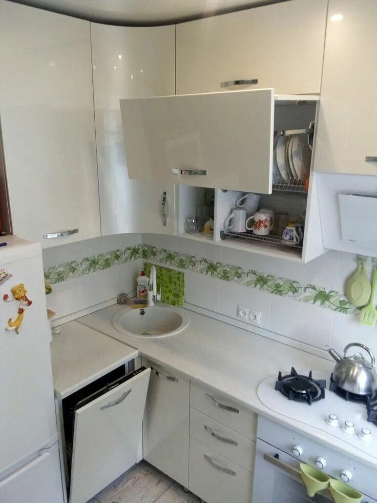 Кухня угловая хрущевка фото дизайн Необычная кухня. Интерьер Маленькая кухня, Макеты маленьких кухонь, Интерьер