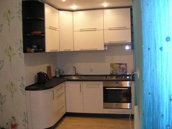 Кухня угловая хрущевка фото дизайн Фотография Home kitchens, Kitchen cabinets, Small kitchen