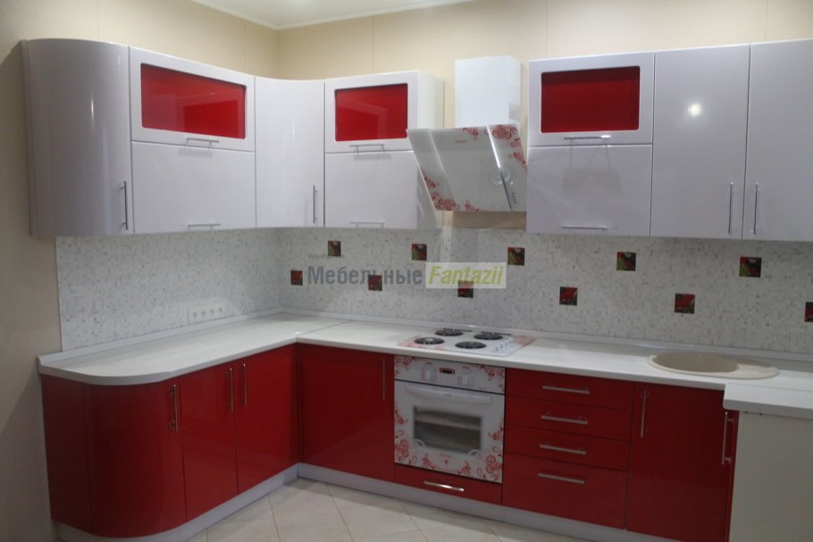 Кухня угловая красная фото Кухонный гарнитур угловой красный верх черный низ (74 фото) - красивые картинки 