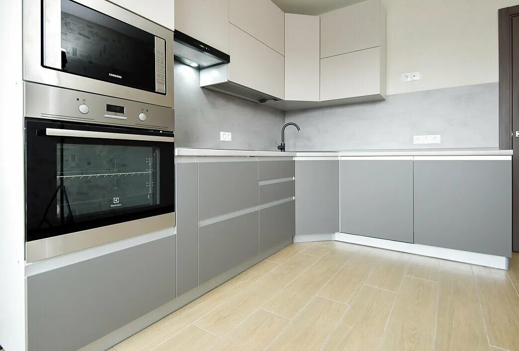 Кухня угловая матовая фото На это точно не стоит тратить деньги! 10 решений в оформлении кухни, о которых в