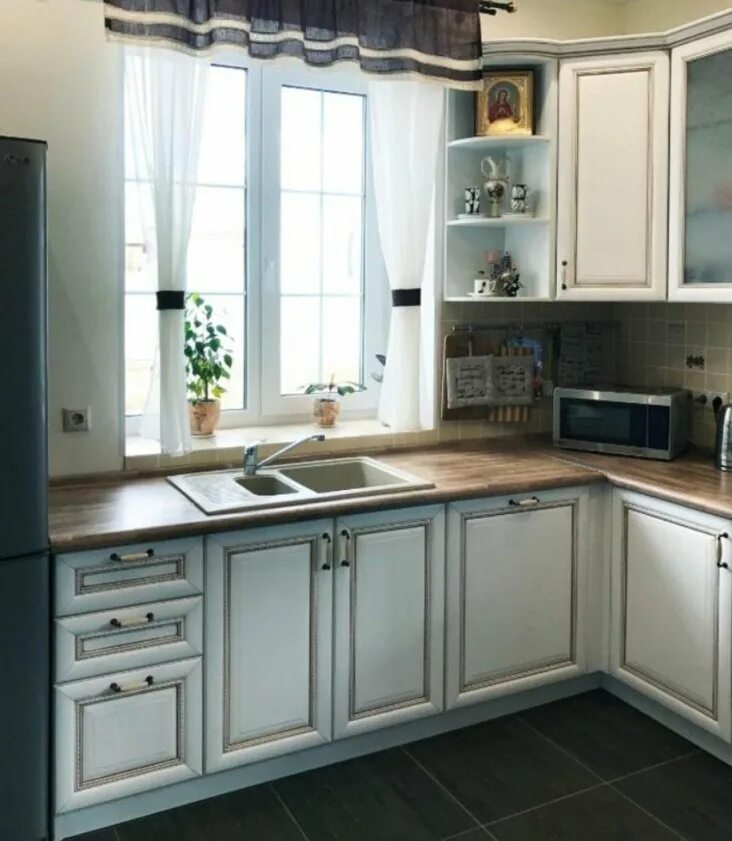 Кухня угловая с окном фото цена Дизайн кухни 3 на 3 метра: угловая и прямая планировки, фото интерьера с окном