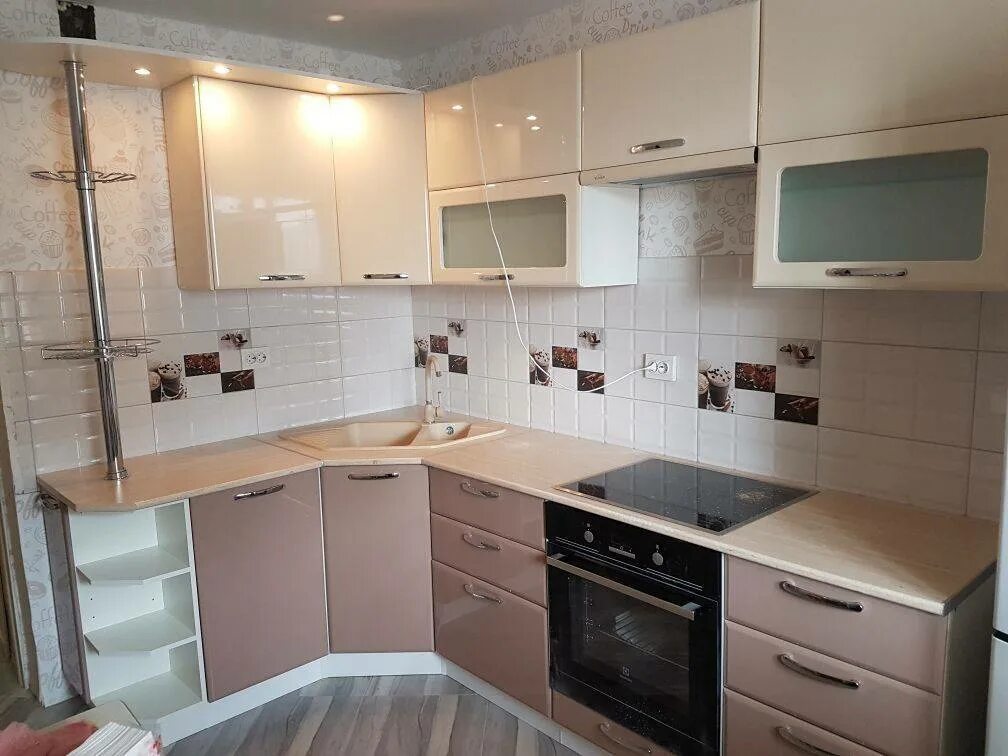 Кухня угловая цвет капучино фото Кухня цвета ванили: 80+ реальных фото примеров