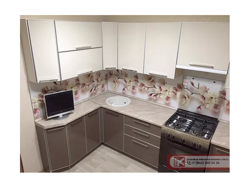 Кухня угловая цвет капучино фото Кухня Модерн кремовая и капучино / Мебельная фабрика "ГОСТ", г. Казань