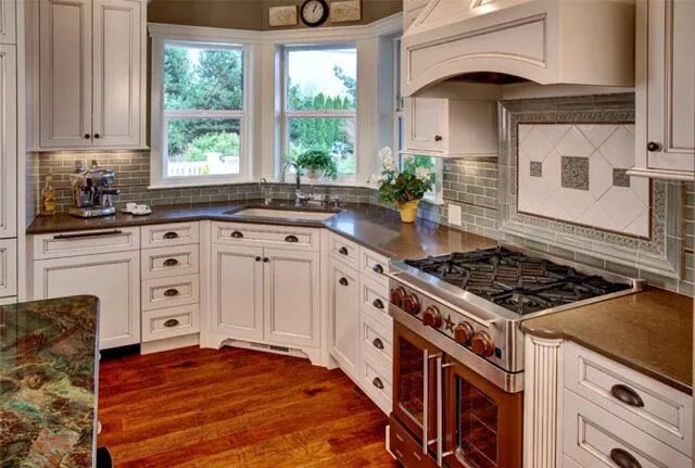 Кухня угловая в доме дизайн Corner Kitchen Sink Ideas : 9 Beautiful Kitchen Design Ideas in 2020 Kitchen sin