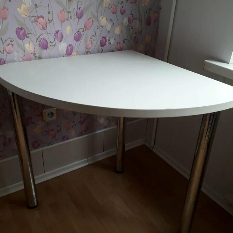 Кухня угловой стол фото Кухонный угловой стол - купить в Барнауле, цена 2 200 руб., продано 20 августа 2