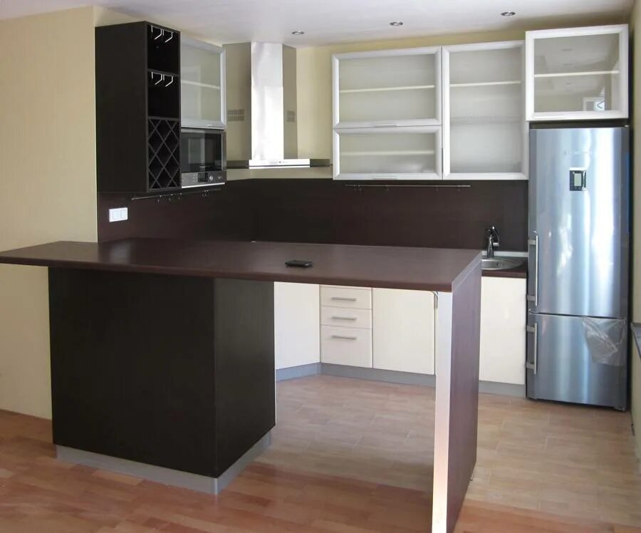 Кухня угловой стол фото Угловой стол на кухню (15 фото): варианты конструкций и форм кухонного столика в