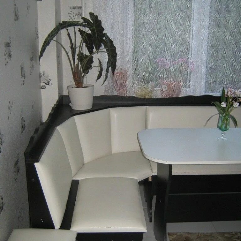 Кухня угловой стол фото Кухонные уголки для маленькой кухни фото - 4 890.