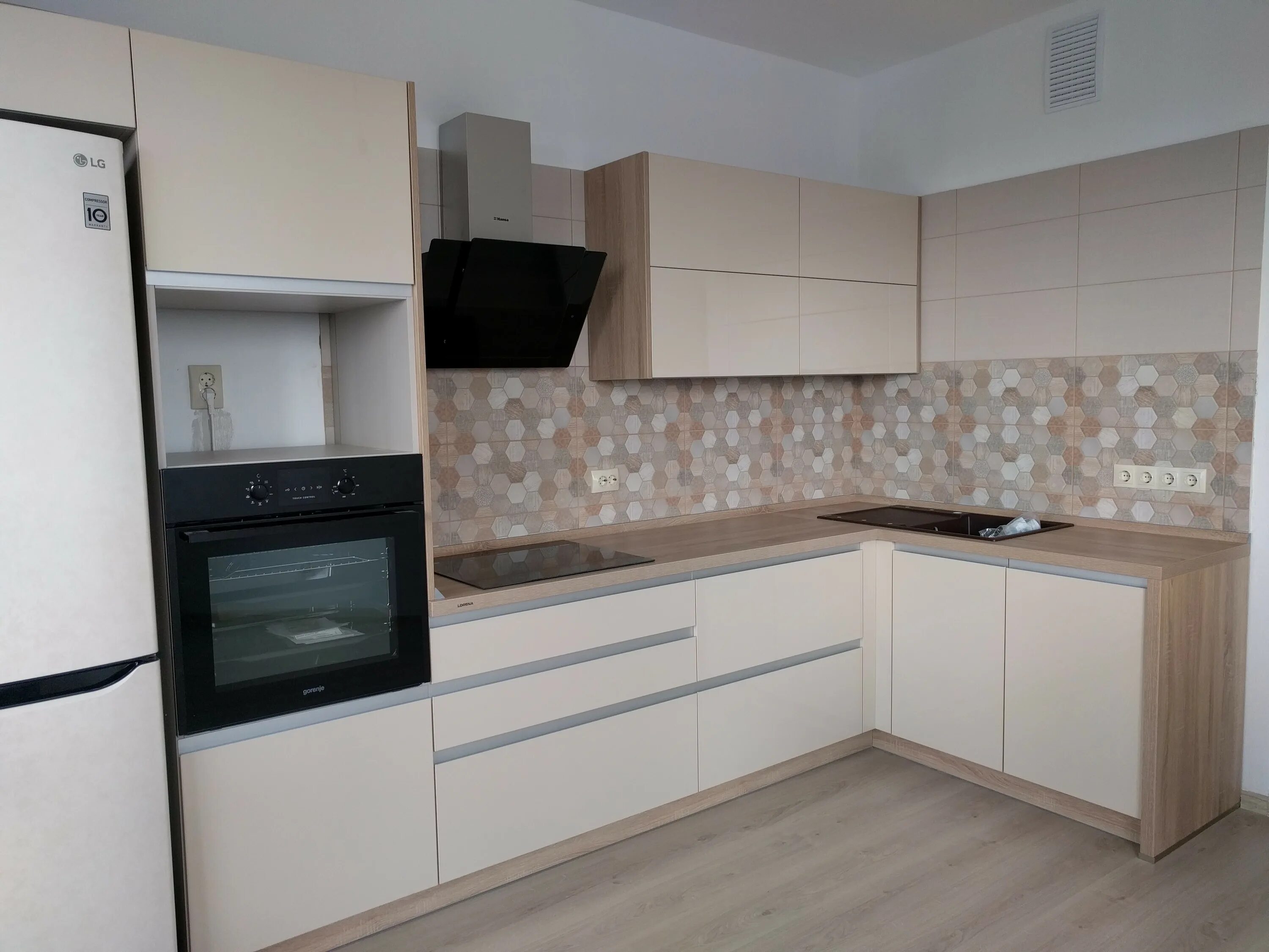 Кухонька екатеринбург фото Lorena кухни, сеть мебельных салонов в Екатеринбурге - отзыв и оценка - Ольга