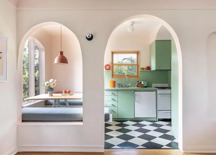 Кухонная арка фото ボ-ド"Home"の ピ ン イ ン テ リ ア 家 具, イ ン テ リ ア プ ラ ン, キ ッ チ ン 収 納 造