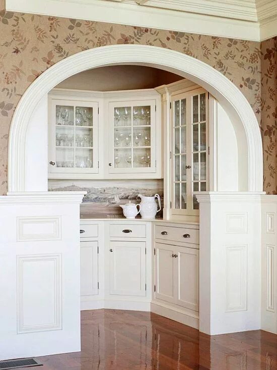 Кухонная арка фото Molding & Trim Pantry design, Butler's pantry, Farmhouse kitchen cabinets