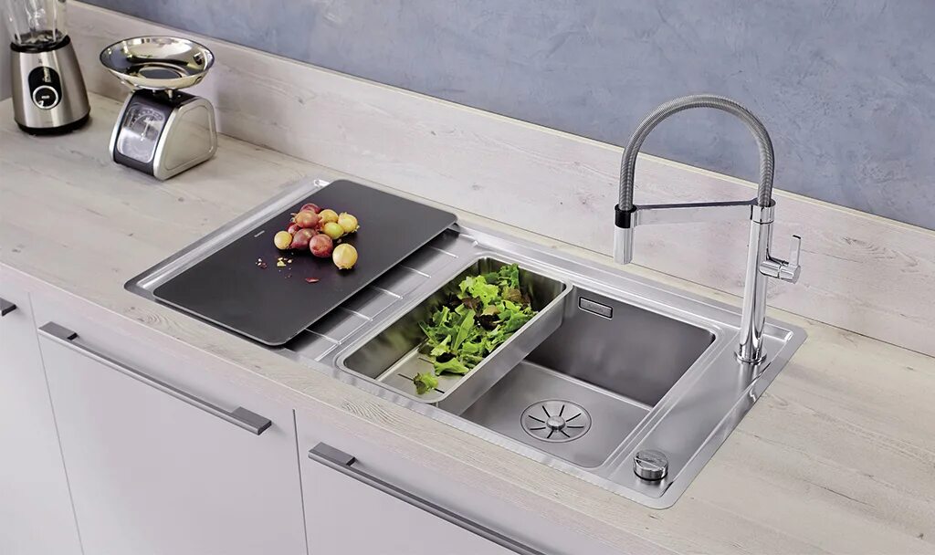 Кухонная мойка в интерьере кухни Обустраиваем зону возле раковины на кухне Блог Ангстрем