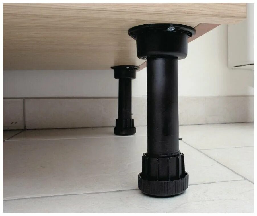 Кухонная ножка фото Опора кухонная Н150 регулируемая (150-170мм), комплект (4 опоры + 2 клипсы), чер