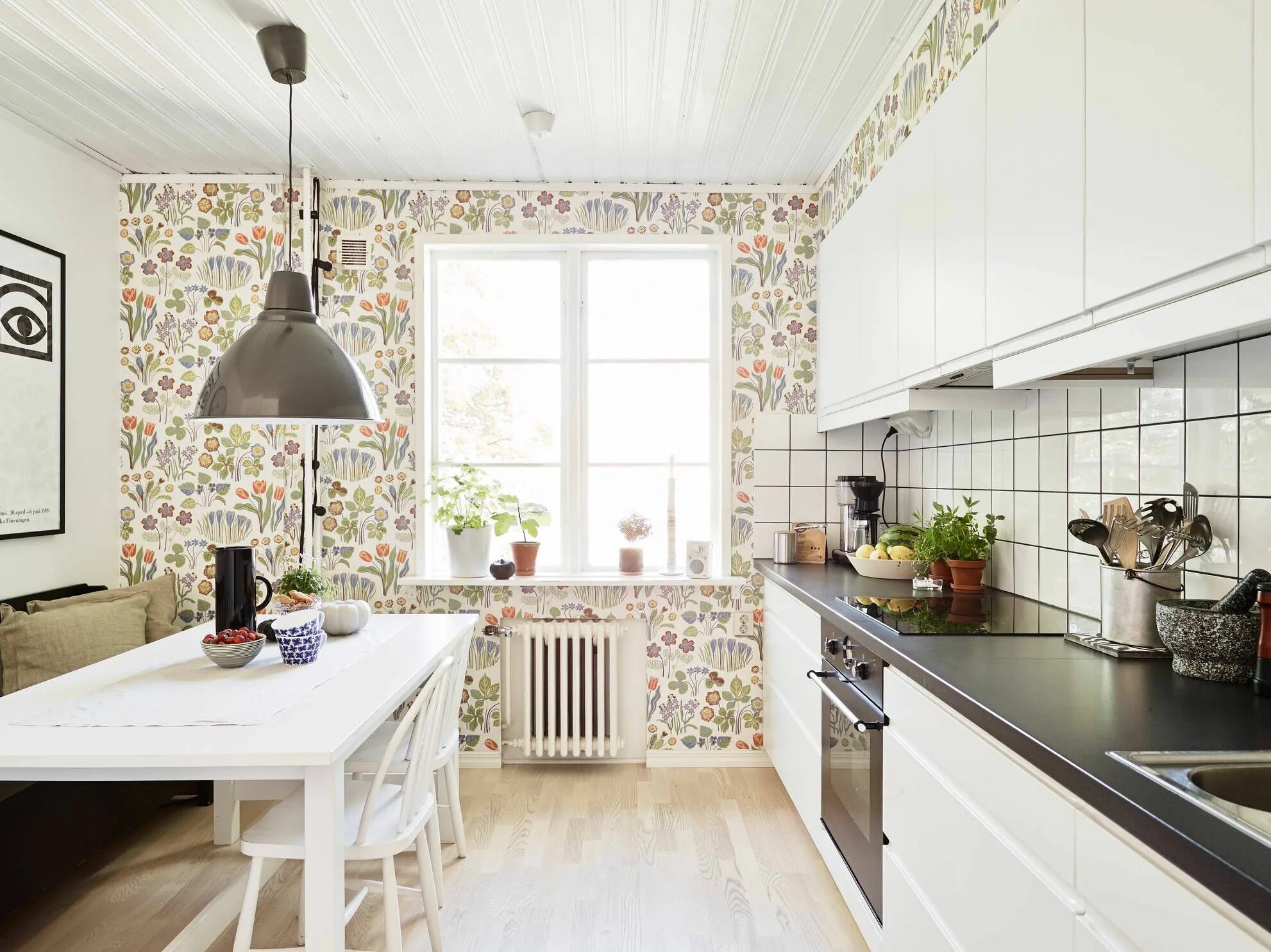 Кухонная обои фото Scandinavian kitchen + wallpaper kitchen Home kitchens, Kitchen wallpaper, Scand